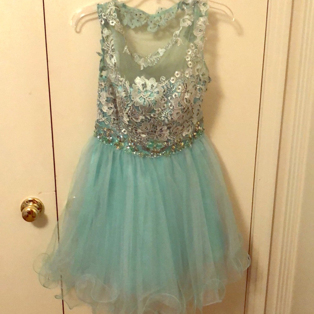 Short cap sleeve lace dress by Dave and Johnny